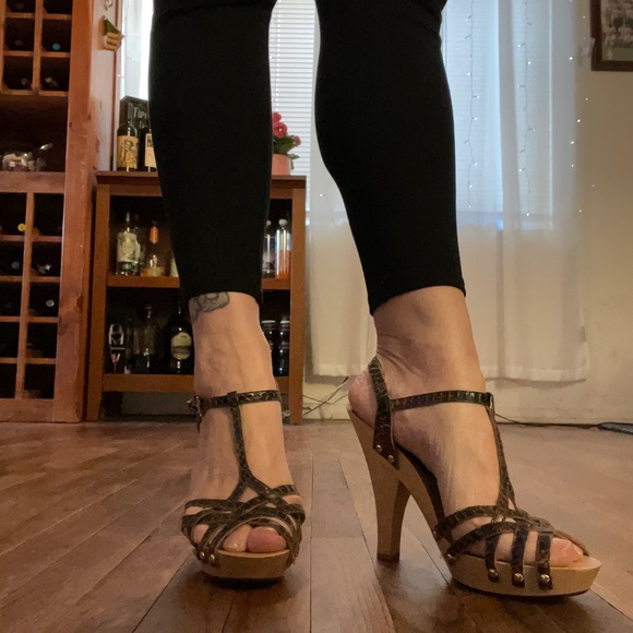 Betsey Johnson High Heels - Picture 2 of 10